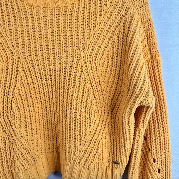 Hollister knitted crew neck oversized cropped sweater fall winter spring holiday - Picture 3 of 8